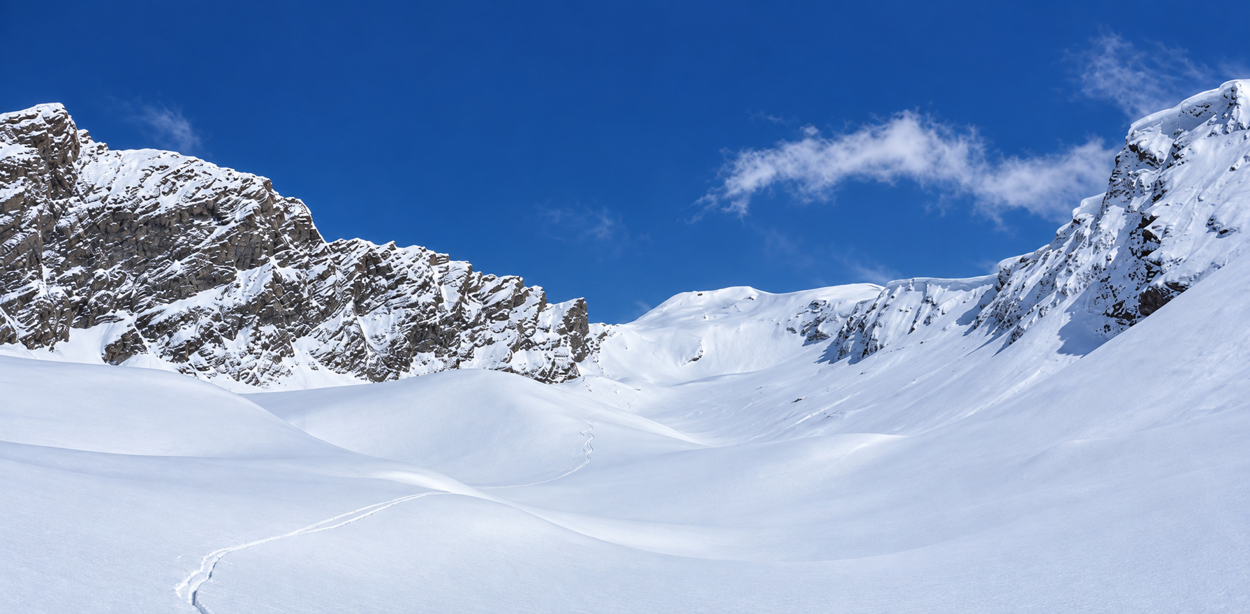 Ski touring below Eisseekögele in fresh snow